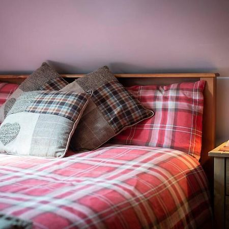The Beeches Studio, Highlands Of Scotland ニュートンモア エクステリア 写真
