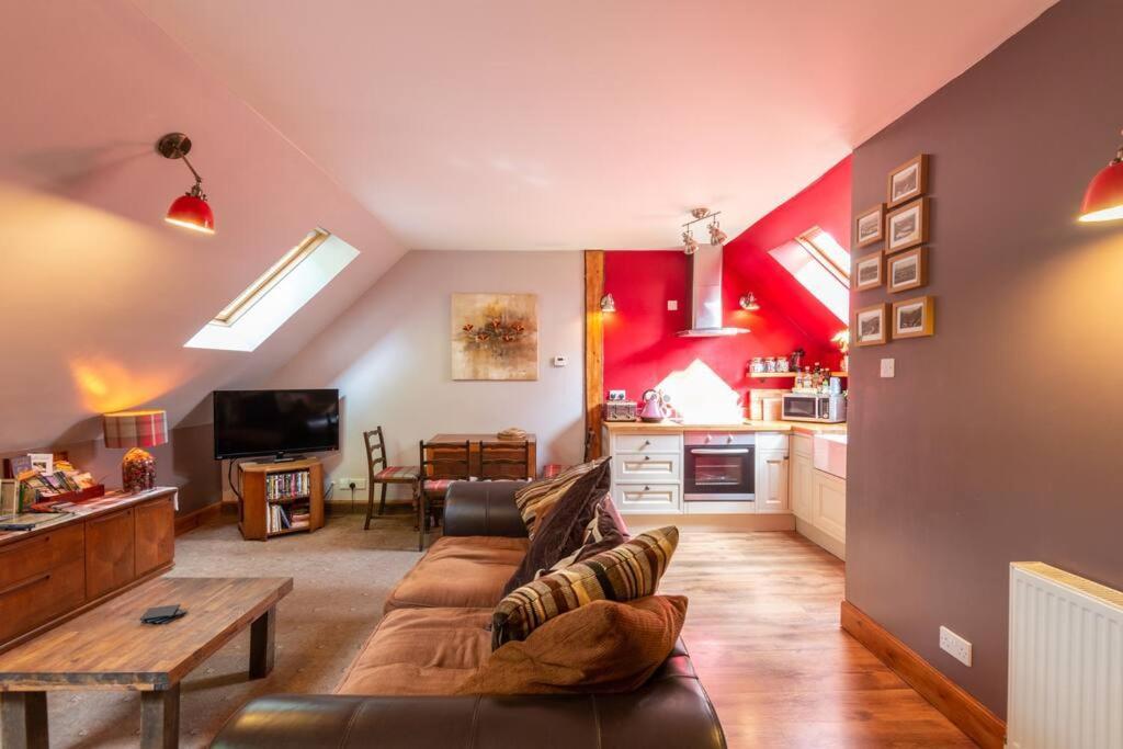 The Beeches Studio, Highlands Of Scotland ニュートンモア エクステリア 写真