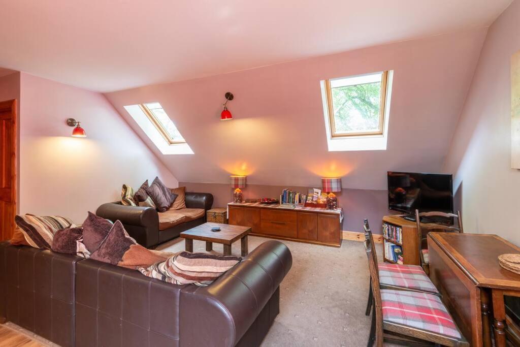 The Beeches Studio, Highlands Of Scotland ニュートンモア エクステリア 写真