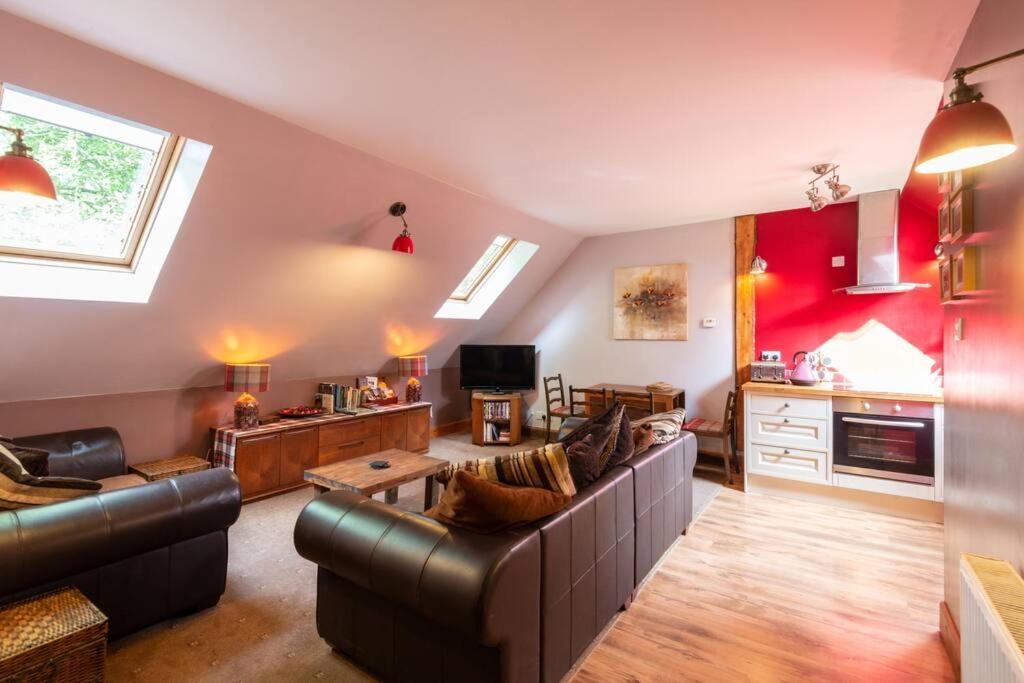 The Beeches Studio, Highlands Of Scotland ニュートンモア エクステリア 写真