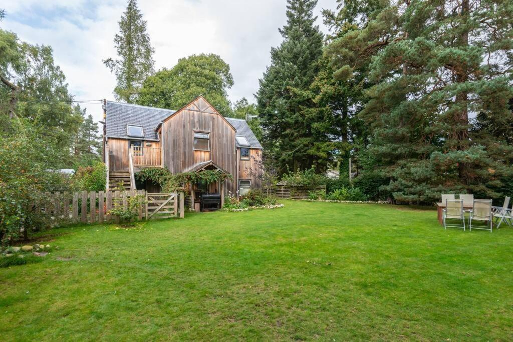 The Beeches Studio, Highlands Of Scotland ニュートンモア エクステリア 写真